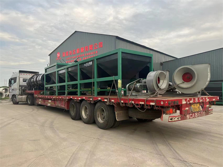 年產(chǎn)3萬噸顆粒有機肥生產(chǎn)線第三車發(fā)貨現(xiàn)場